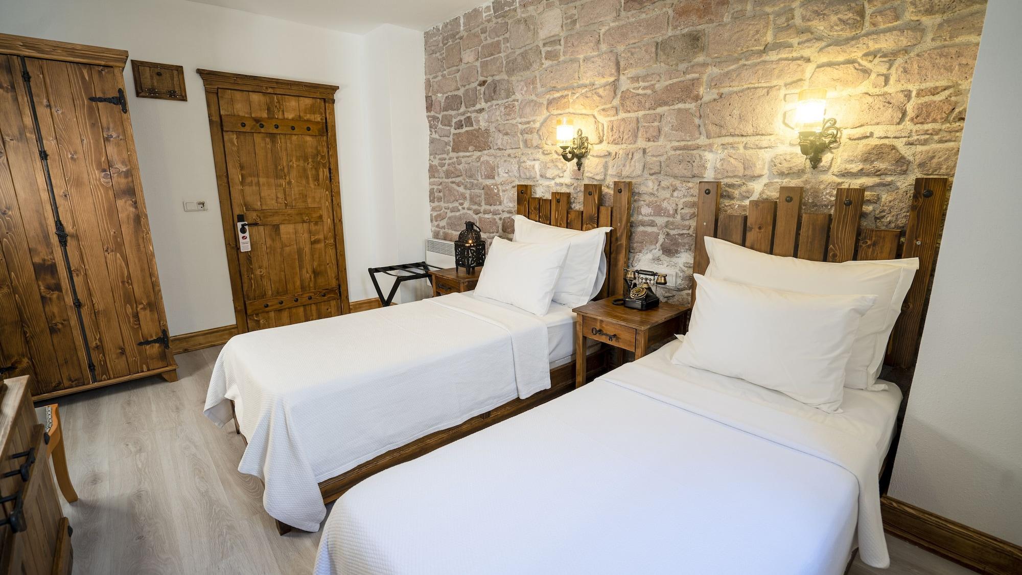 Villa Pietra Butik Otel Ayvalı エクステリア 写真