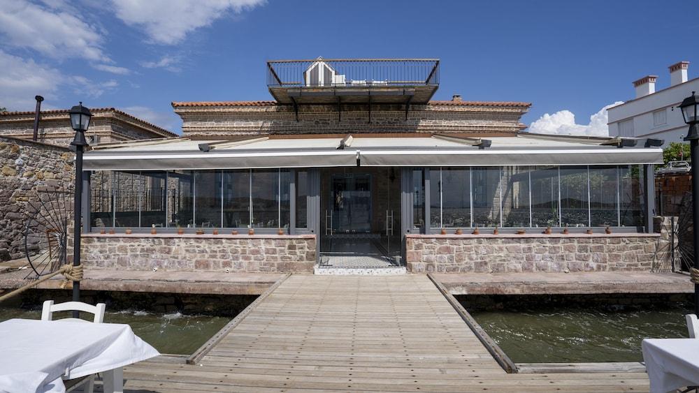 Villa Pietra Butik Otel Ayvalı エクステリア 写真