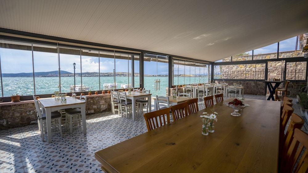 Villa Pietra Butik Otel Ayvalı エクステリア 写真